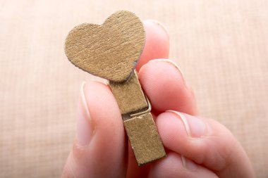 Kalp şeklinde renkli dekoratif nesneler