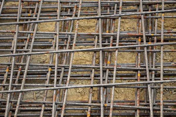철근을 보강하는 건축용 콘크리트 — 스톡 사진