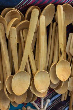 Tahtadan yapılmış çay kaşıkları.