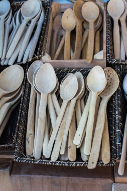 Tahtadan yapılmış çay kaşıkları.