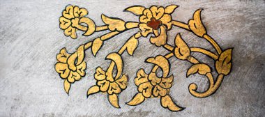 Osmanlı zamanının çiçek desenli örneği