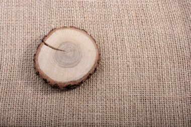 Arkaplan olarak kesilmiş tahta günlük dokusu