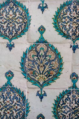 Osmanlı el yapımı çiçek desenli Türk fayansları