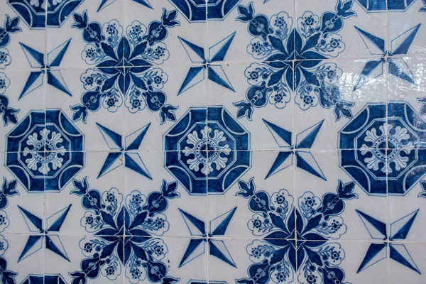 Osmanlı el yapımı çiçek desenli Türk fayansları