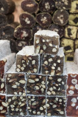 Türk tatlıları geleneksel tarzda yapılıyor