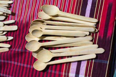 Tahtadan yapılmış çay kaşıkları.