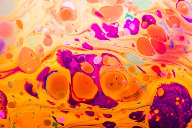 Renkli arkaplanda soyut boya desenleri