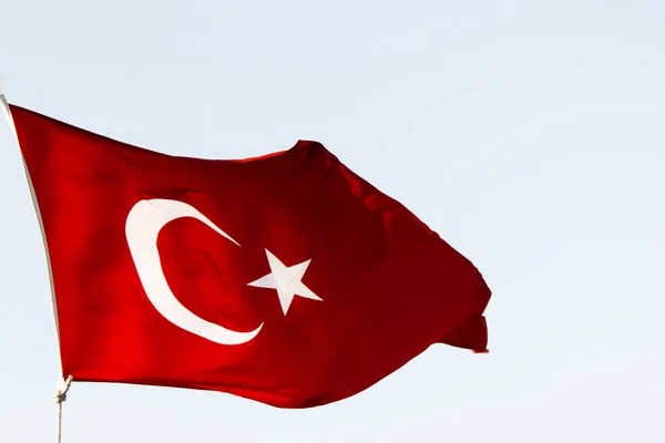 Türkische Nationalflagge Hängt Unter Freiem Himmel Einer Stange — Stockfoto