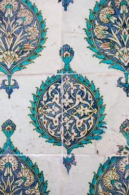 Osmanlı el yapımı çiçek desenli Türk fayansları