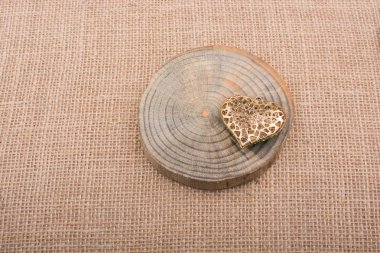 Kalp şeklinde renkli dekoratif nesneler