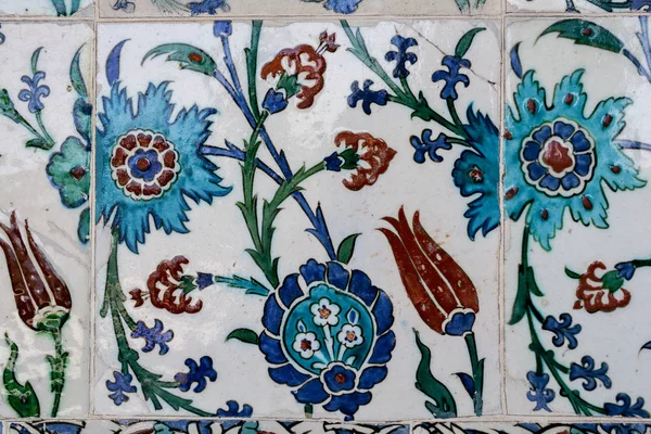 Osmańskie Starożytne Ręcznie Robione Tureckie Płytki Kwiatowymi Wzorami — Zdjęcie stockowe