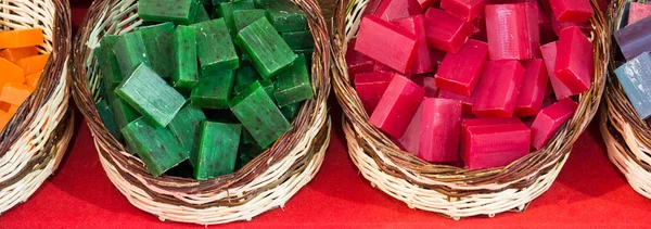 Kokulu el yapımı organik sabun koleksiyonu