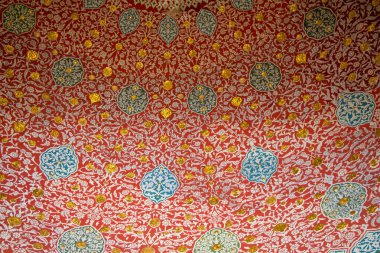 Osmanlı zamanının çiçek desenli örneği