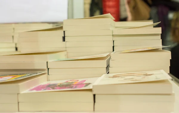 Stapel boeken als onderwijs en bedrijfsconcept — Stockfoto