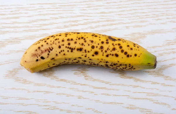 Banane pistrui galben unic — Fotografie, imagine de stoc