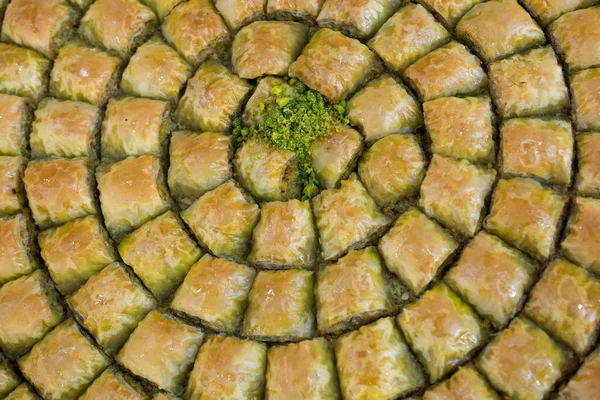 Turco tradicional nacional saborosas sobremesas Baklava — Fotografia de Stock
