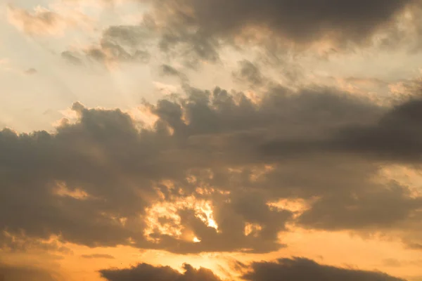 Dark and grey clouds form in the sky — Stock Photo, Image