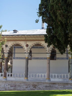 Ekranda Osmanlı döneminden antik sütunlar