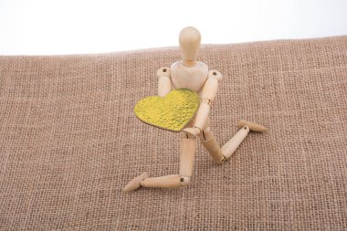 Nesne elinde kalp şeklinde