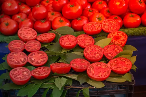 Tomates Frescos Cortados Supermercado — Fotografia de Stock