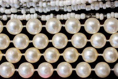 Birçok parlak inci ile Pearl boncuk arka plan 