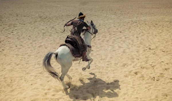 Imperium Osmańskiego jeździec archer jazda i strzelanie — Zdjęcie stockowe