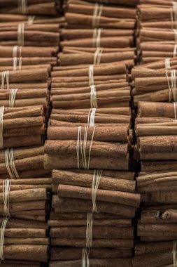 Tarçın demetleri sopa stokta