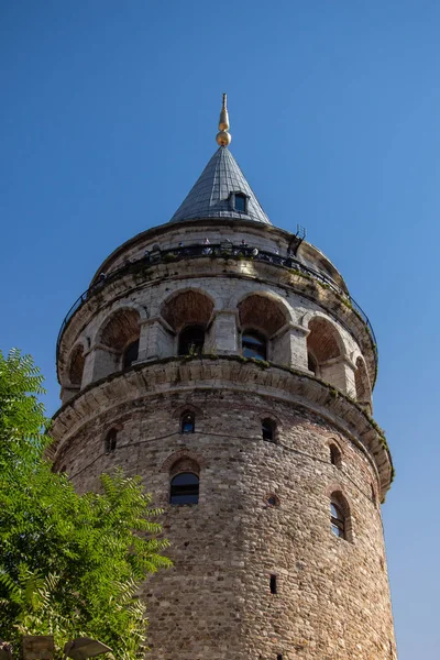 Galata Tower uit de oudheid in Istanbul — Stockfoto