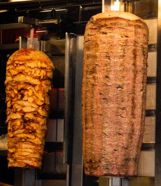 Geleneksel Türk Doner kebabı şiş kebap. Türk mutfağı