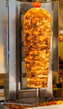 Geleneksel Türk usulü tavuk kebabı şiş kebap. Türkler
