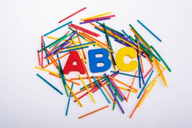 Erken eğitim kavramı için alfabe ABC tahta harfler