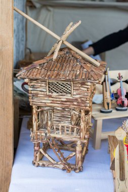 Barınak için basit bir kulübe