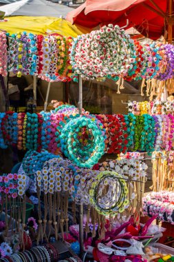 Head crowns made of beautiful fake flowers