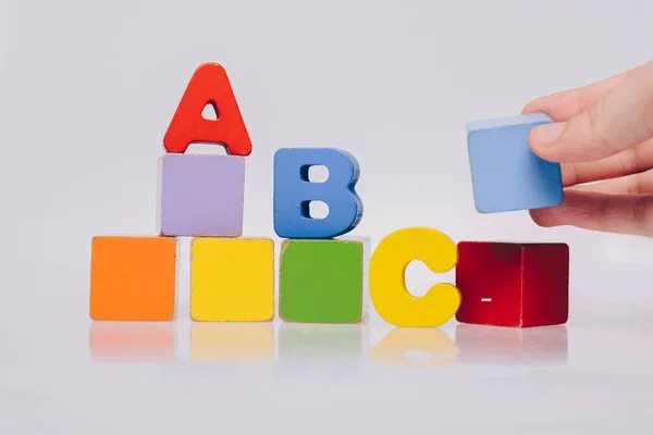 ブロック上のカラフルなアルファベットのAbc文字 教育概念 — ストック写真