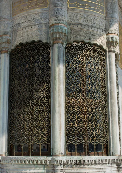金属に適用されるオスマン美術のパターンの例 — ストック写真