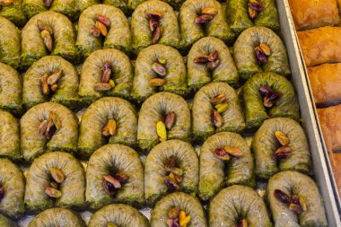 Türkiye 'den geleneksel Türk tatlı tepsisi