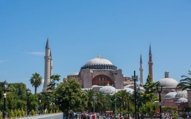 Ayasofya, Bizans mimarisinin dünyaca ünlü anıtı.