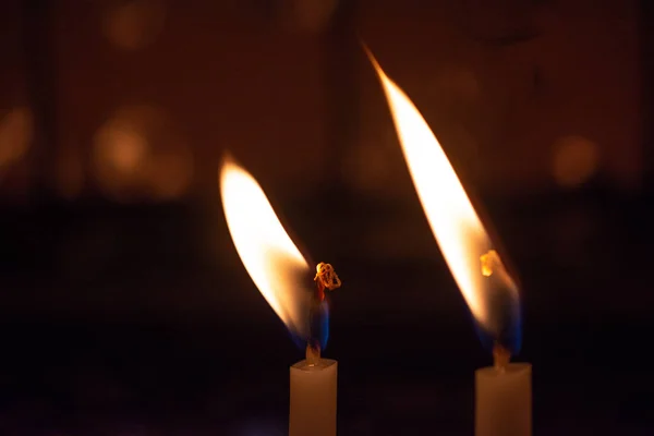 Κεριά Λάμπουν Στο Σκοτάδι Αφηρημένο Φόντο Κεριά Ελπίδα Φωτιά — Φωτογραφία Αρχείου