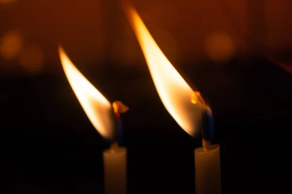 Κεριά Λάμπουν Στο Σκοτάδι Αφηρημένο Φόντο Κεριά Ελπίδα Φωτιά — Φωτογραφία Αρχείου