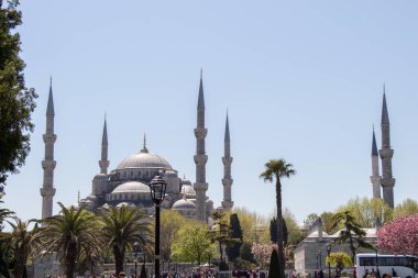 İstanbul 'daki Osmanlı tarzı caminin dış görünüşü