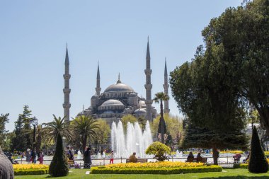 İstanbul 'daki Osmanlı tarzı caminin dış görünüşü