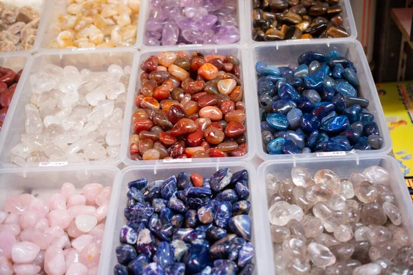 様々な色の天然鉱物の宝石のセット — ストック写真