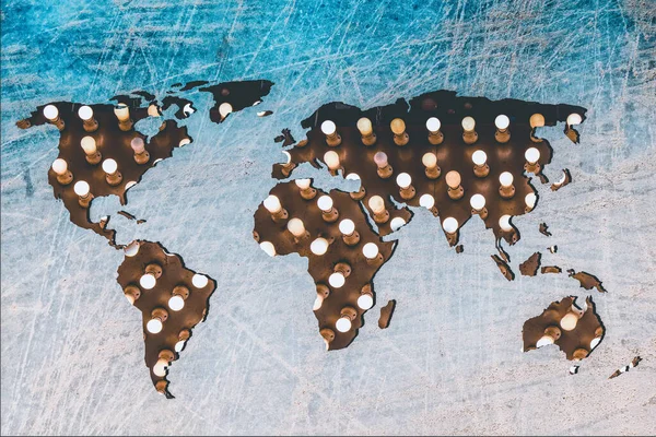 ランプ付きのおおまかに概説した世界地図 — ストック写真