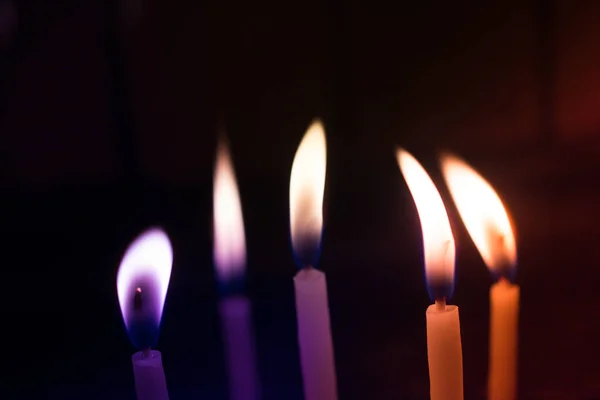 黑暗中的烛光 抽象的蜡烛背景 — 图库照片