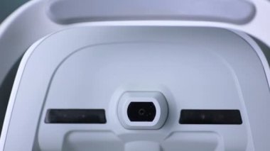 Tıbbi makine muayene göz küresi. Göz muayene testi bir profesyonel tıbbi ekipman ekran üzerinde.