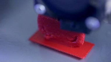 3D bir gitar modeli 3d yazıcıda yazdırma. Timelapse.