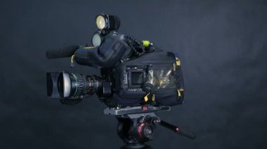 Bir arka plan üzerinde izole kamera yayın. Hiçbir insan.