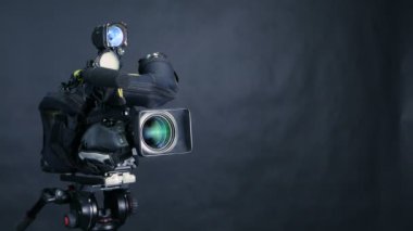 Bir arka plan üzerinde izole kamera yayın. Hiçbir insan.