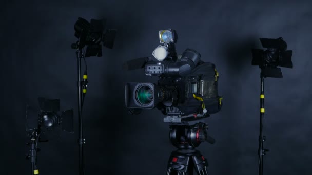 Television Studio Camera. Broadcasting professional camcoder. — Stock Video