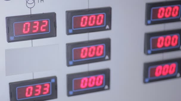 Industrial control panel with red digits on the display showing parameters. — Αρχείο Βίντεο